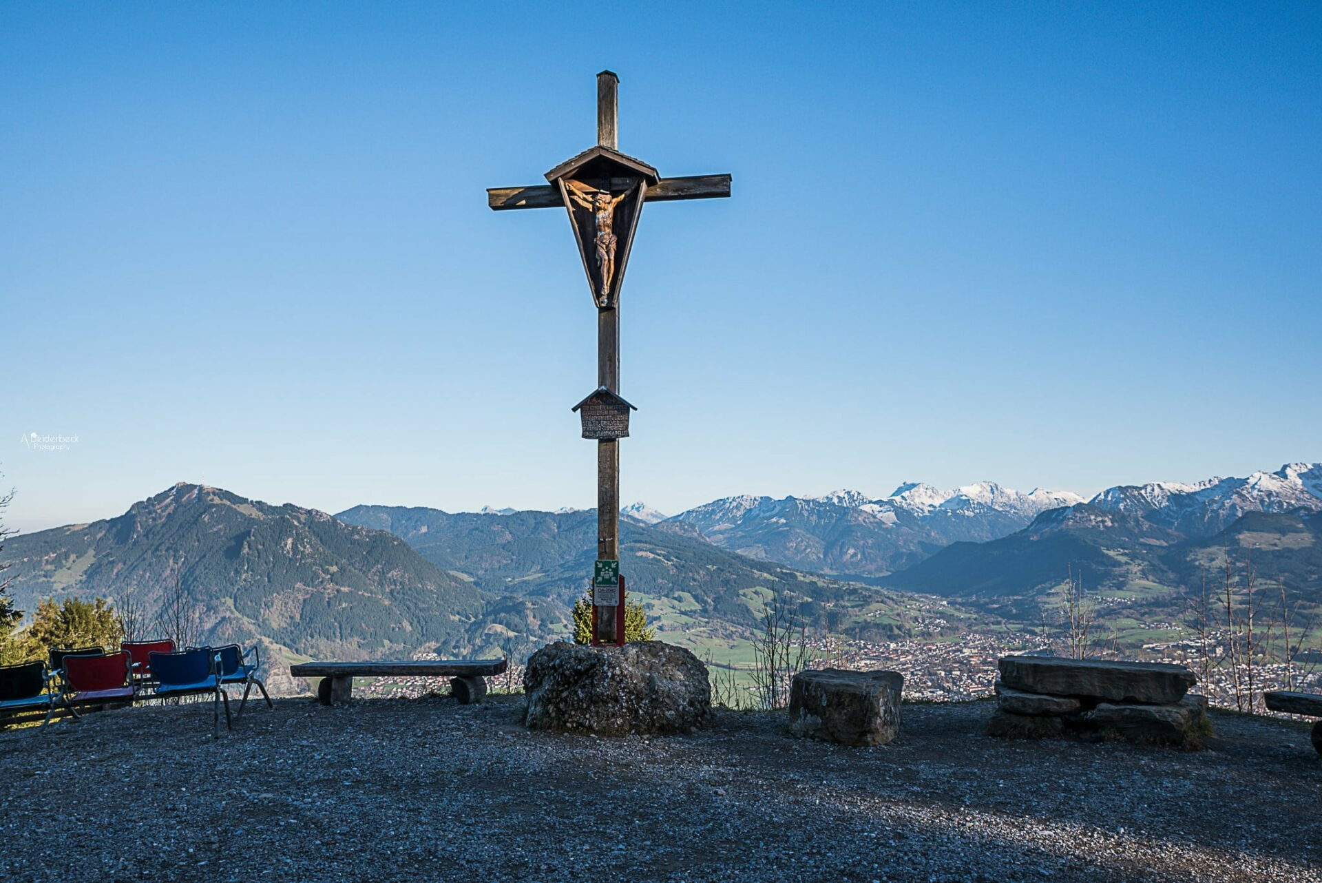 Gipfelkreuz am Mittag im Allgäu - Gipfelreiter