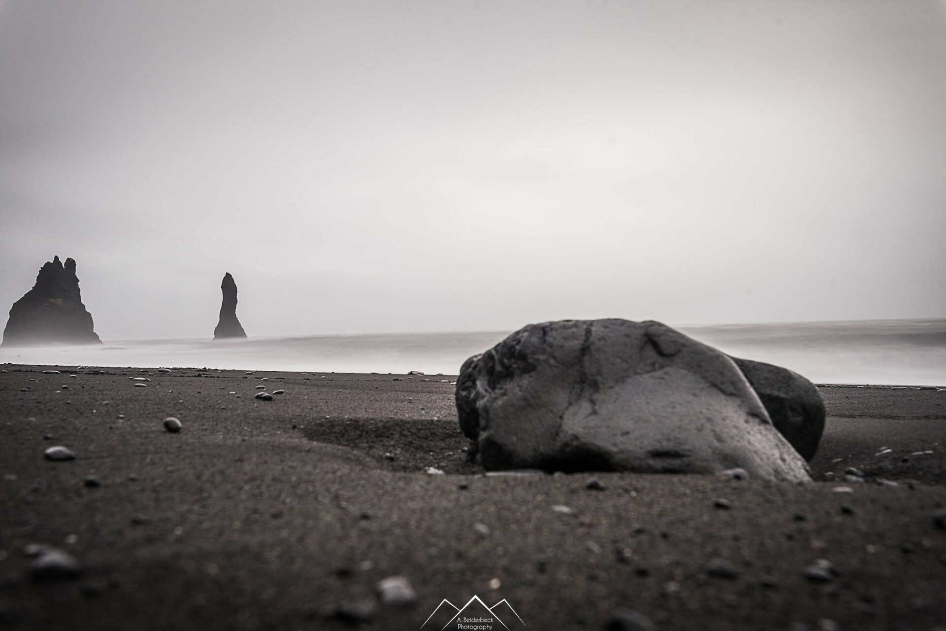 Vik Island schwarzer Lavastrand Säulen