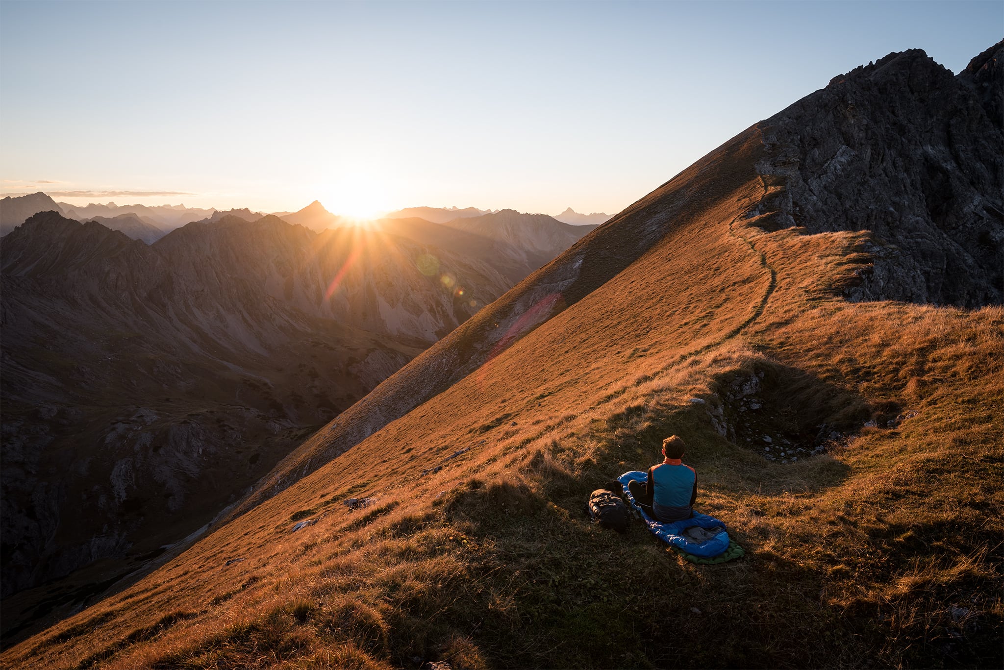 Loreakopf Biwak Sonnenuntergang Ausblick - berghupfer Gipfelbuch