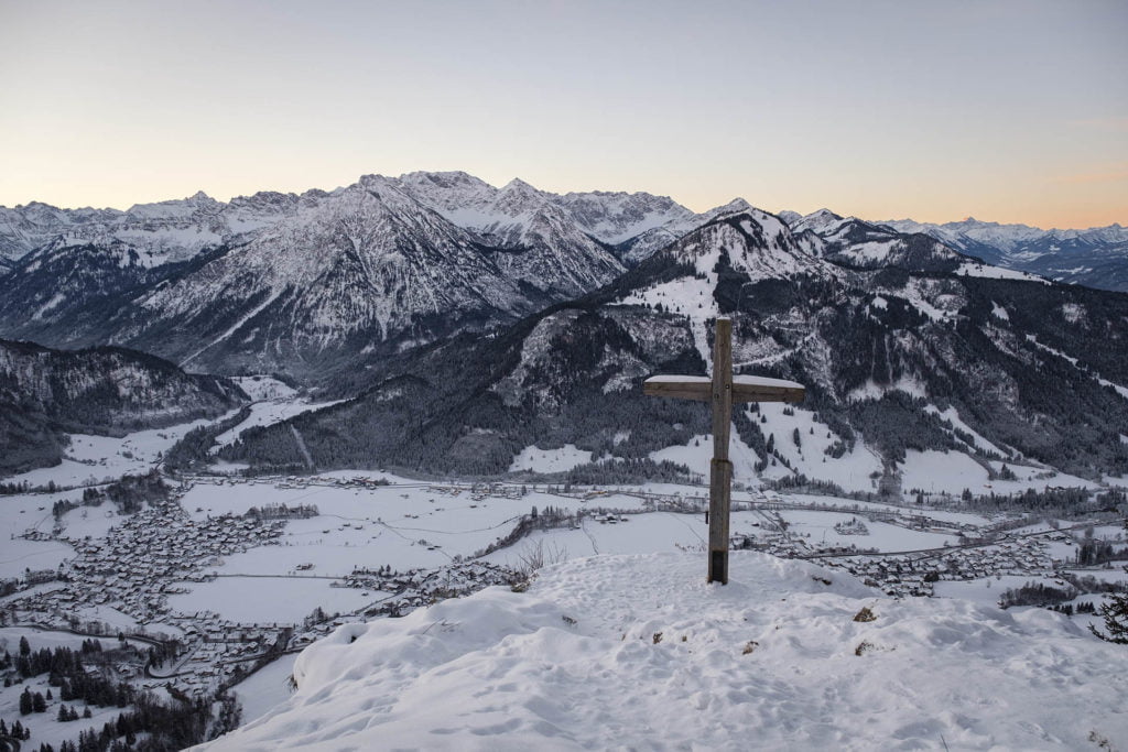 Hirschberg Gipfelkreuz Winter
