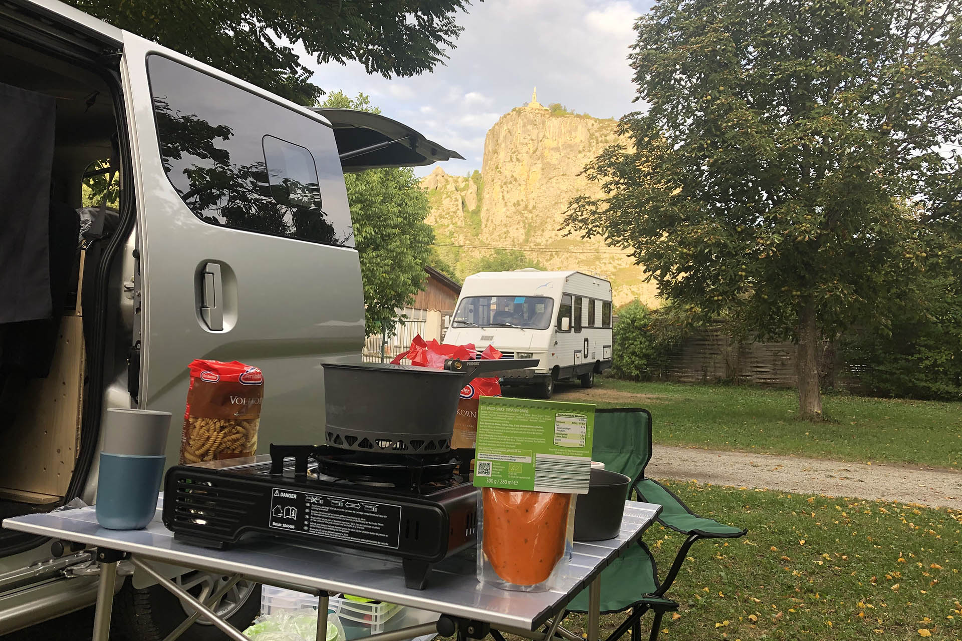 Campingplatz Campervan Castellane Ausblick Chapelle Notre Dame du Roc