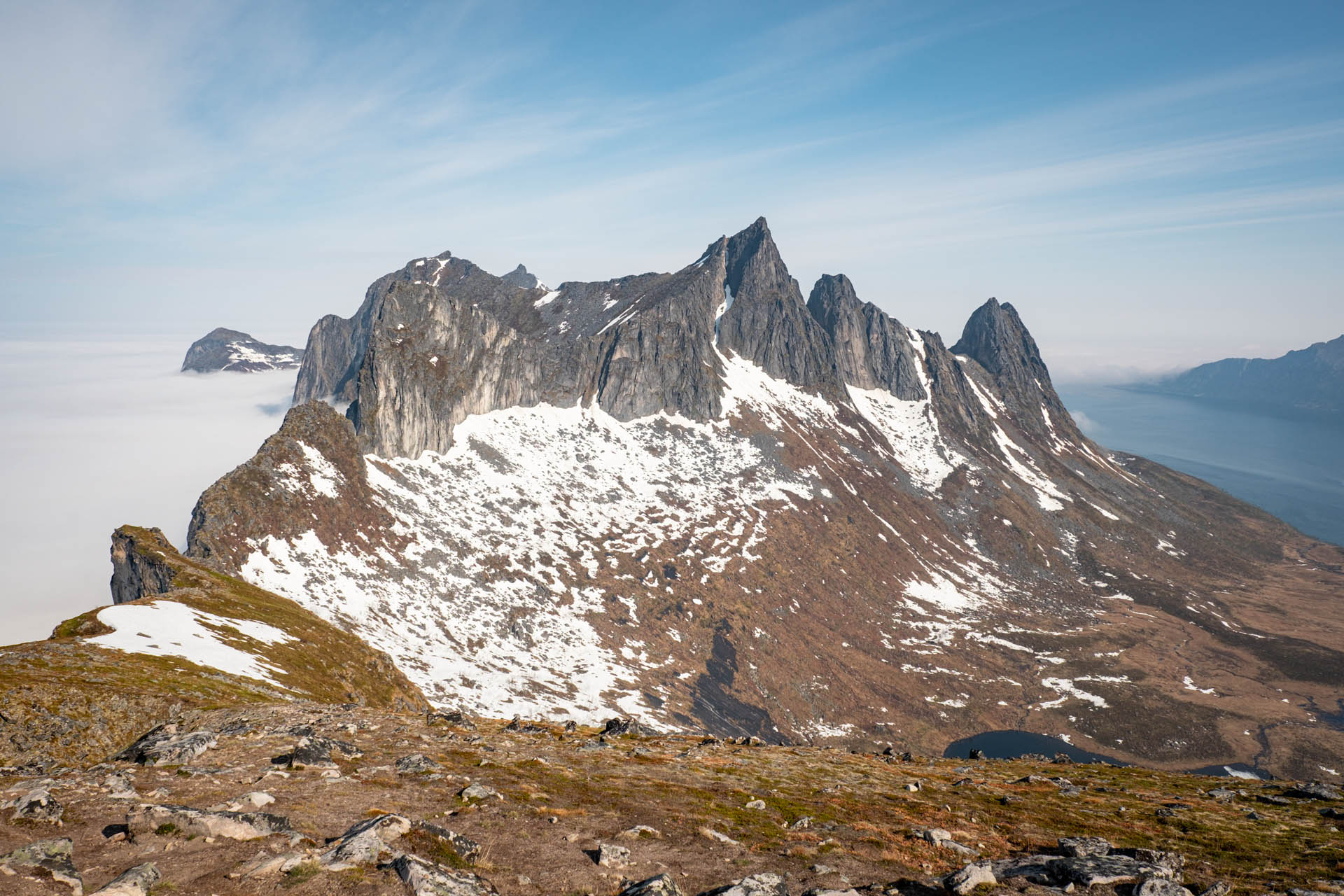 Wanderung auf Senja in Norwegen auf den Hesten