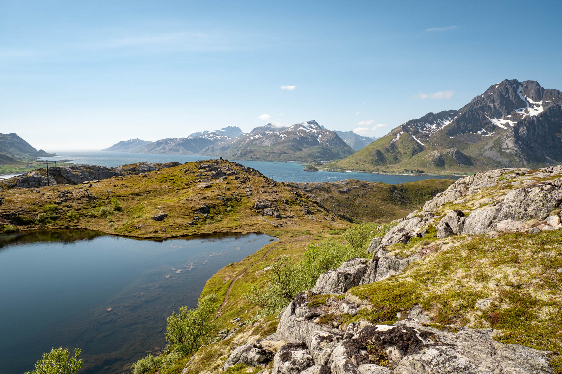 Wanderung auf den Offersøykammen auf den Lofoten in Norwegen