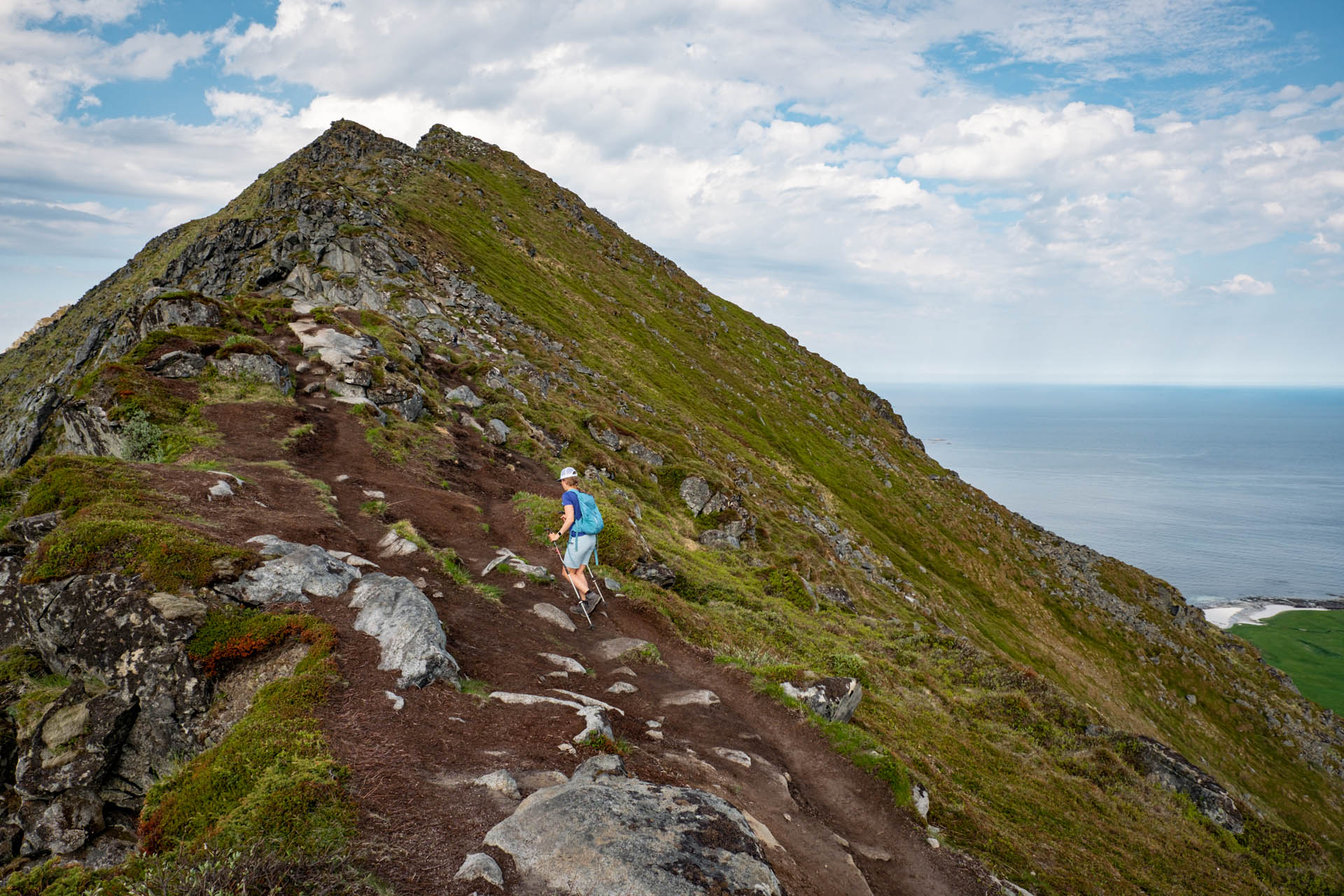 Wanderung vom Hauckland Beach auf den Mannen auf den Lofoten in Norwegen