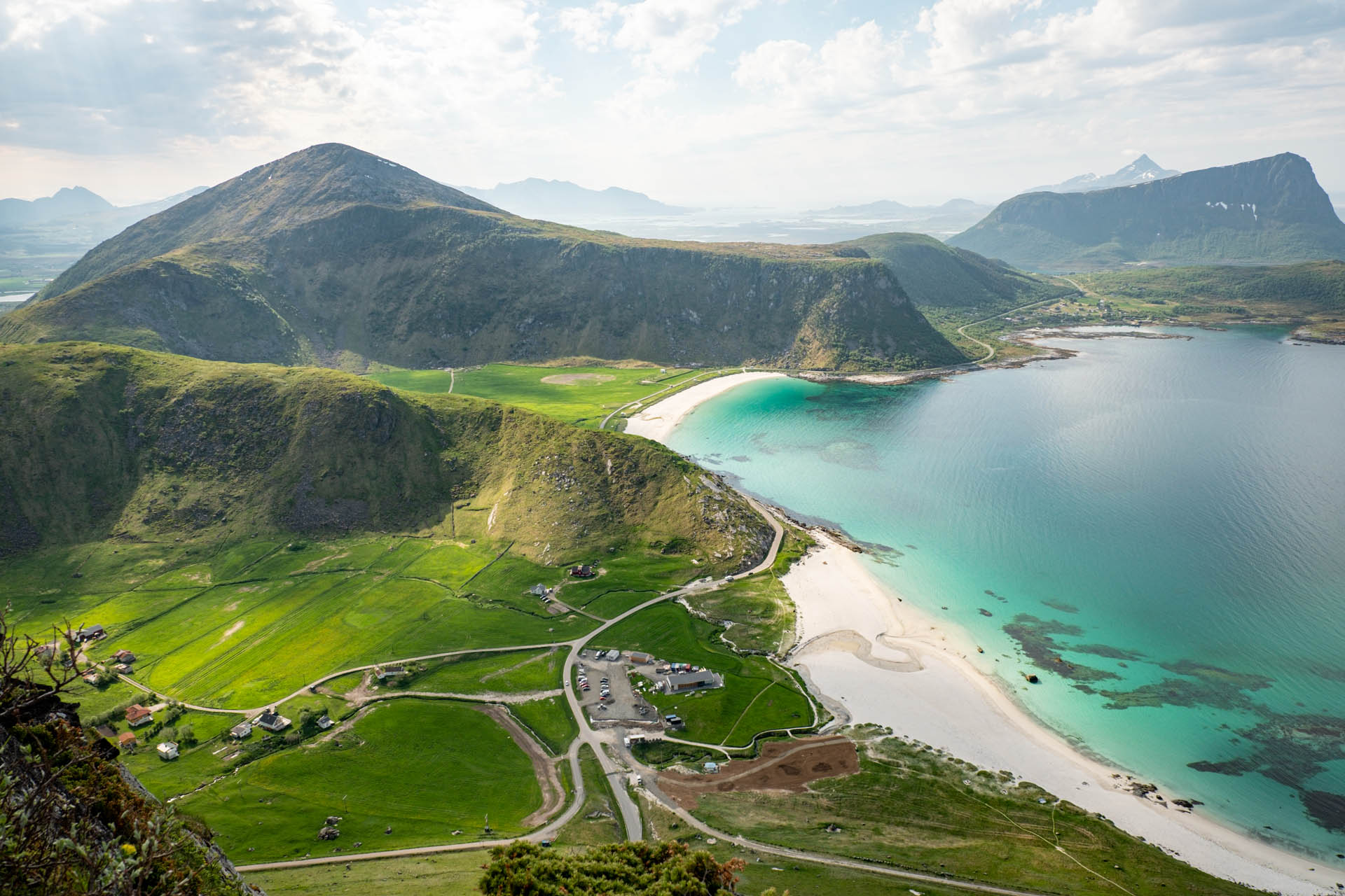 Wanderung vom Hauckland Beach auf den Mannen auf den Lofoten in Norwegen