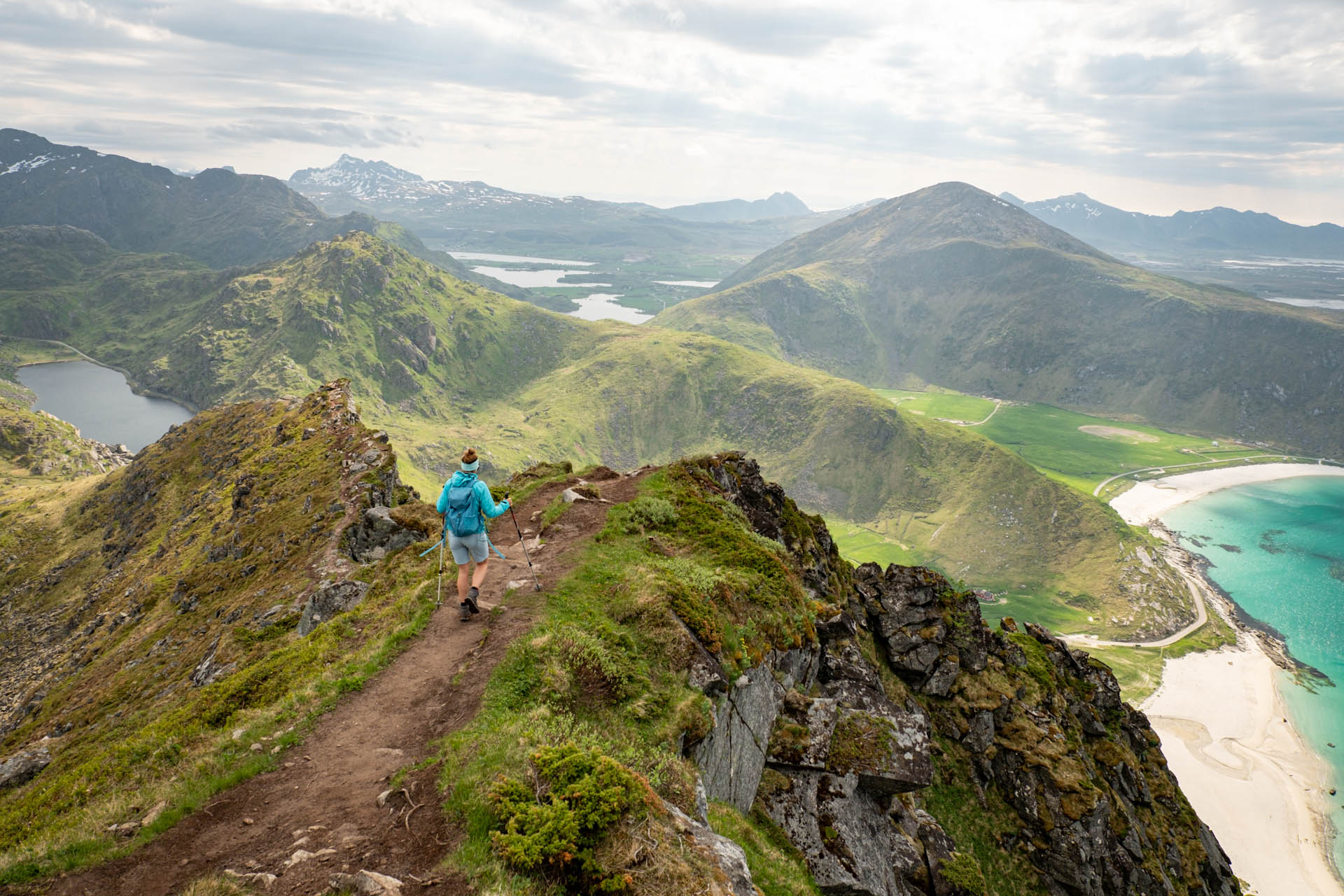 Wanderung vom Hauckland Beach auf den Mannen auf den Lofoten in Norwegen