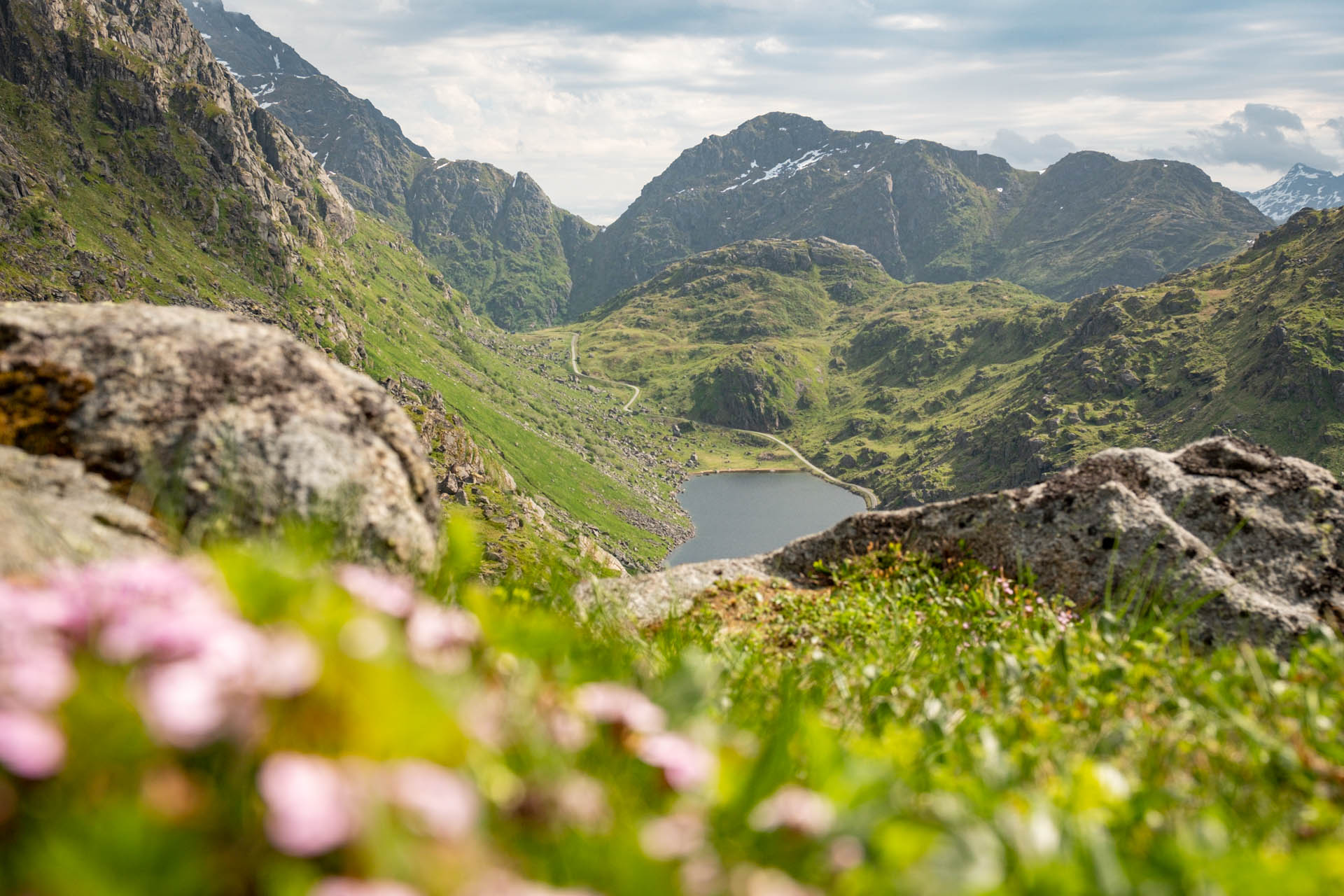 Wanderung vom Hauckland Beach auf den Mannen auf den Lofoten in Norwegen