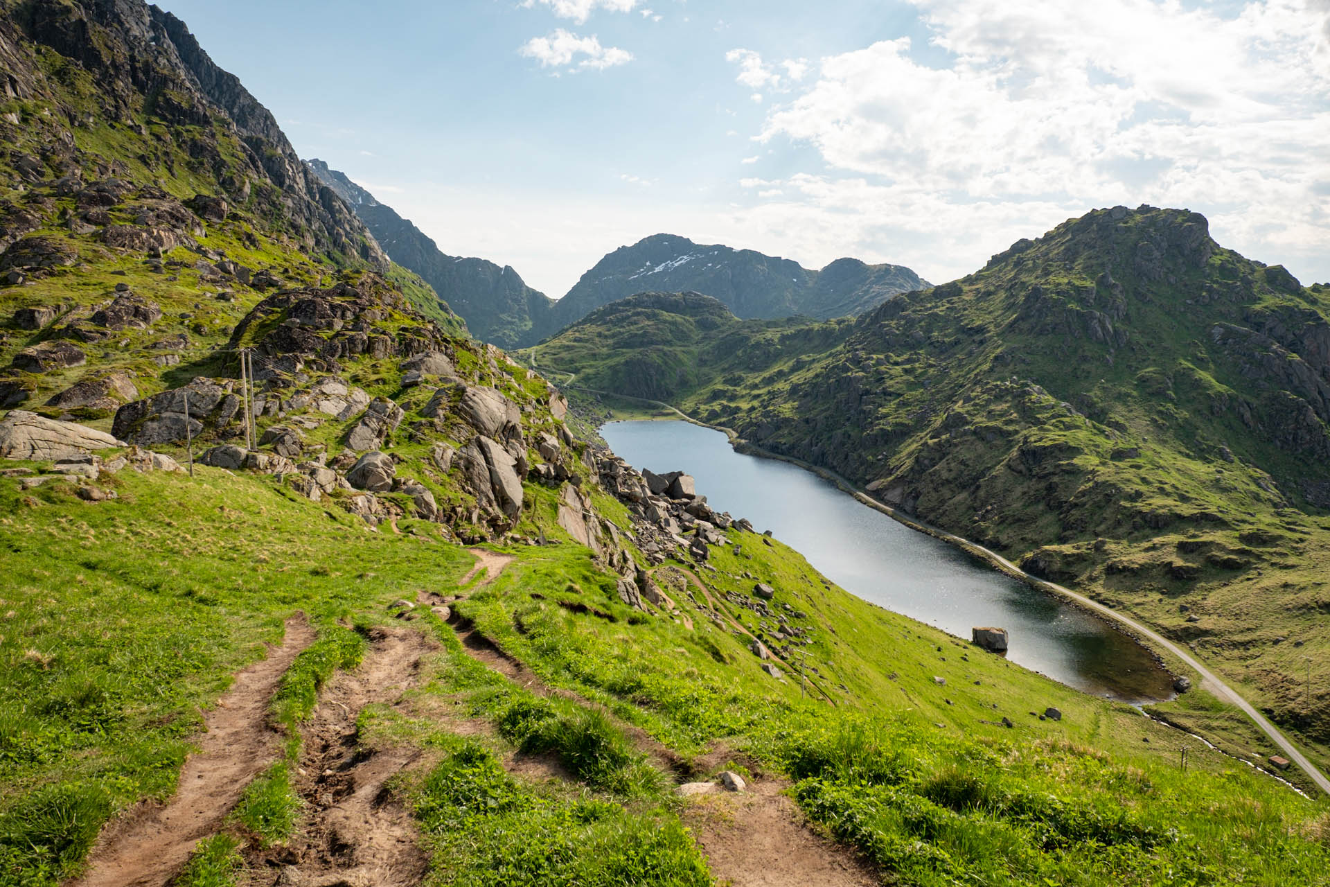 Wanderung vom Hauckland Beach auf den Mannen auf den Lofoten in Norwegen