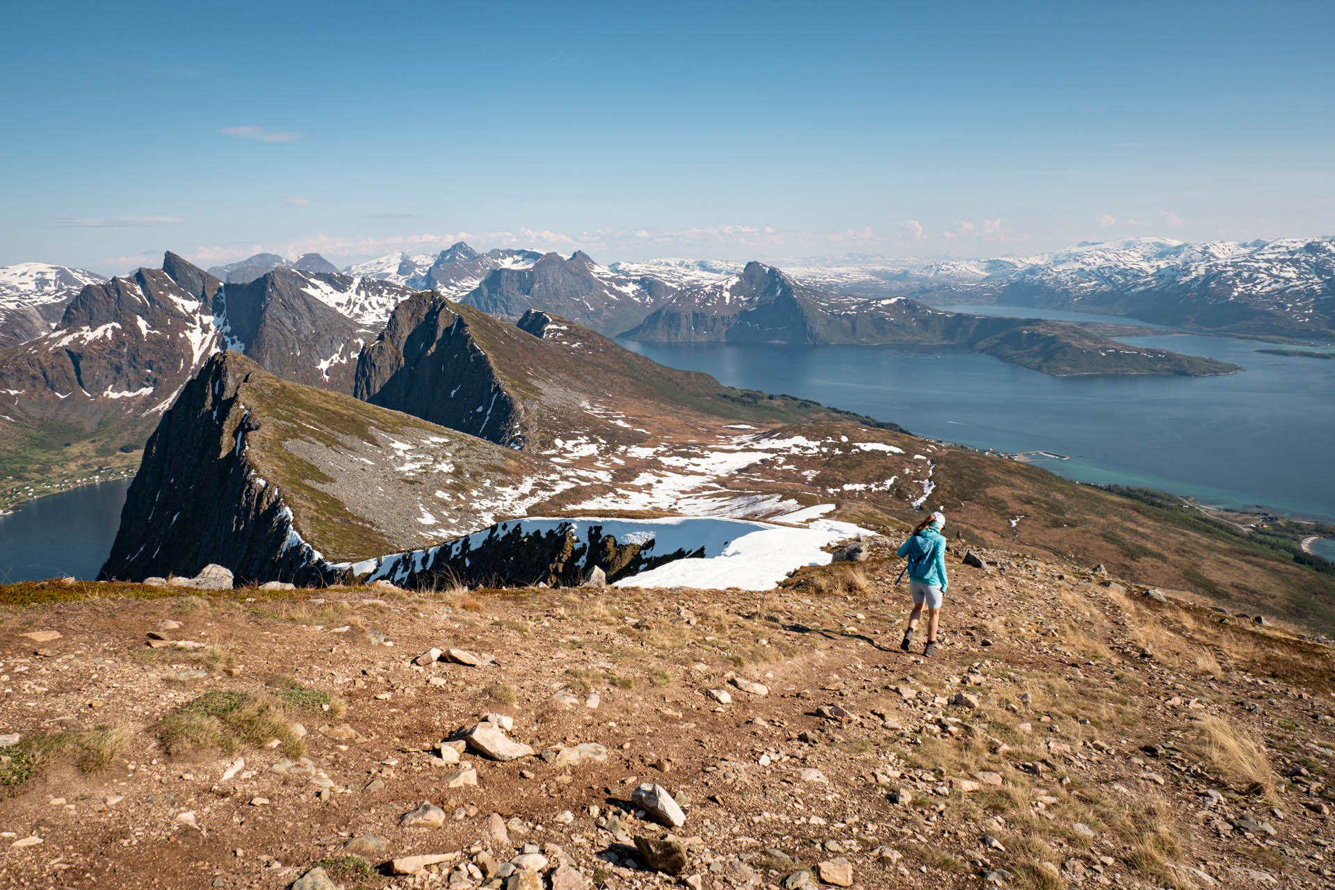 Wanderung von Skaland auf den Husfjellet auf Senja in Norwegen