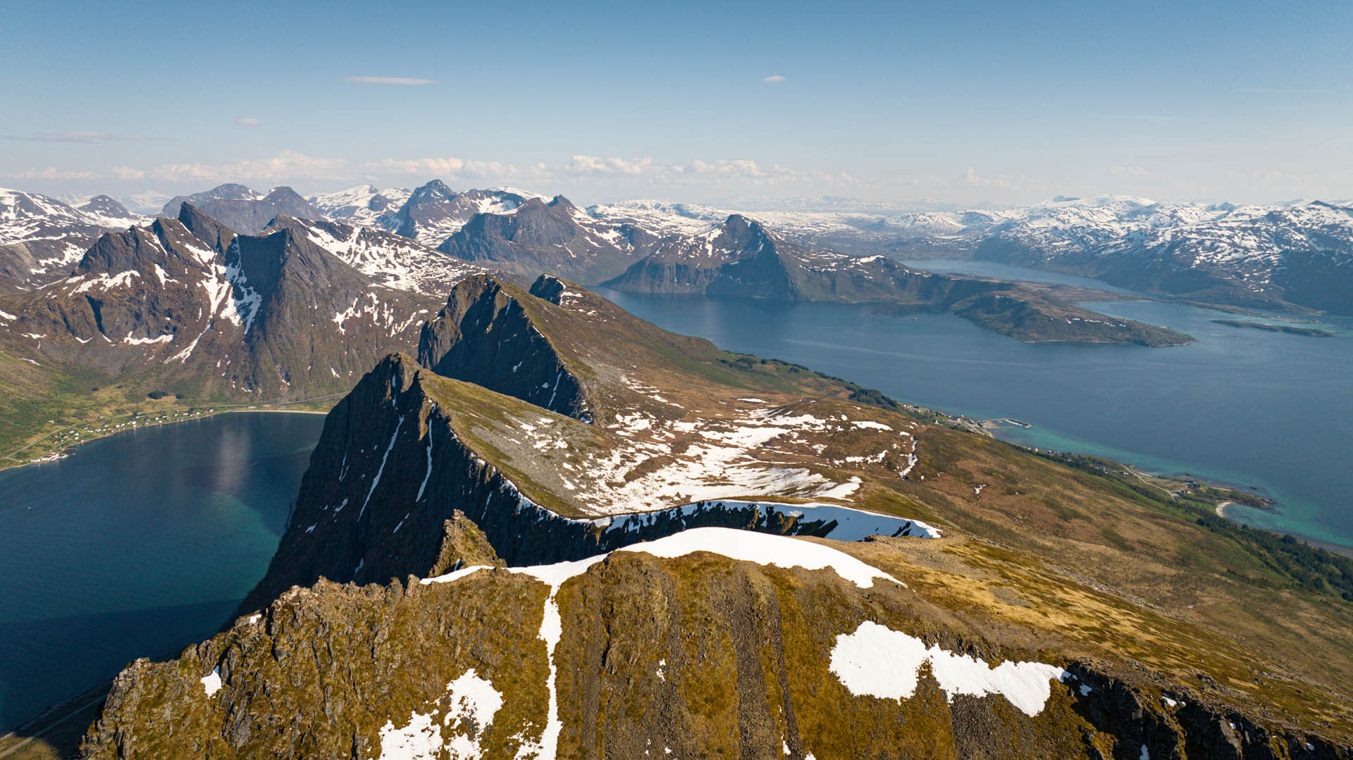 Wanderung von Skaland auf den Husfjellet auf Senja in Norwegen