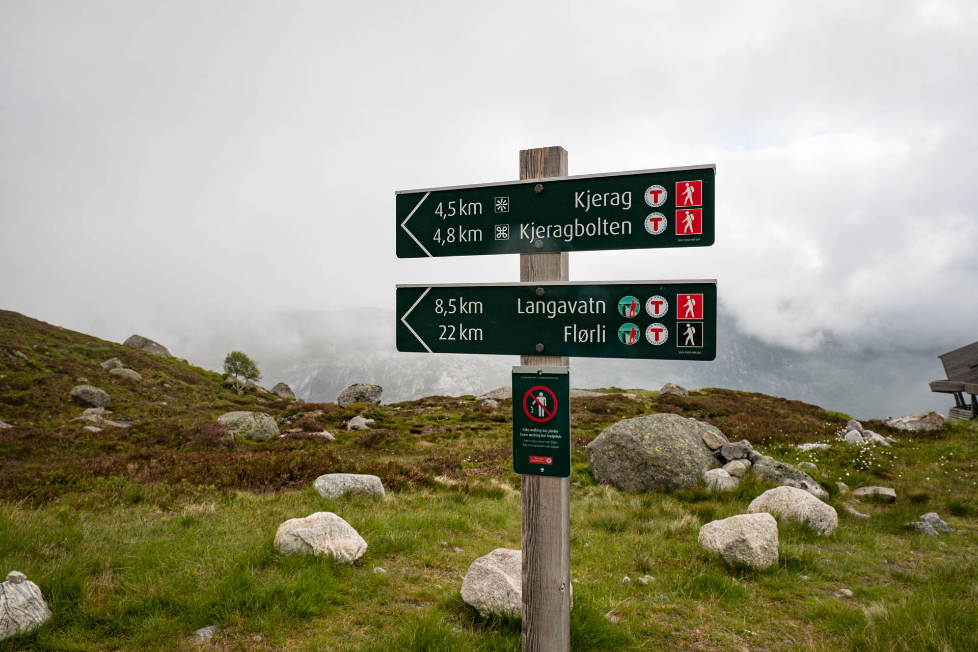 Wanderung zum Kjeragbolten am Lysefjord