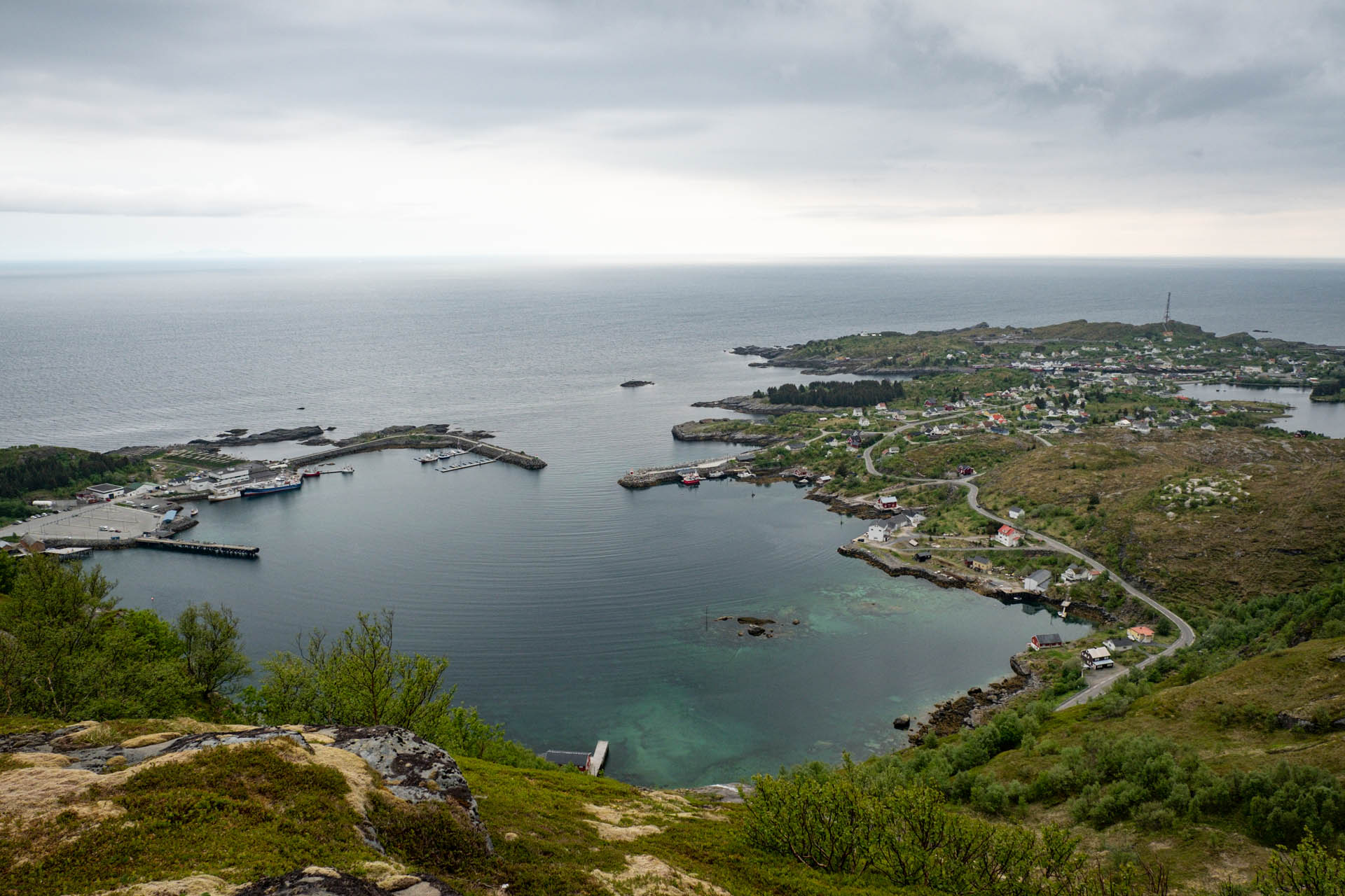 Wanderung zum Speichersee Moskenesvatnet auf den Lofoten in Norwegen