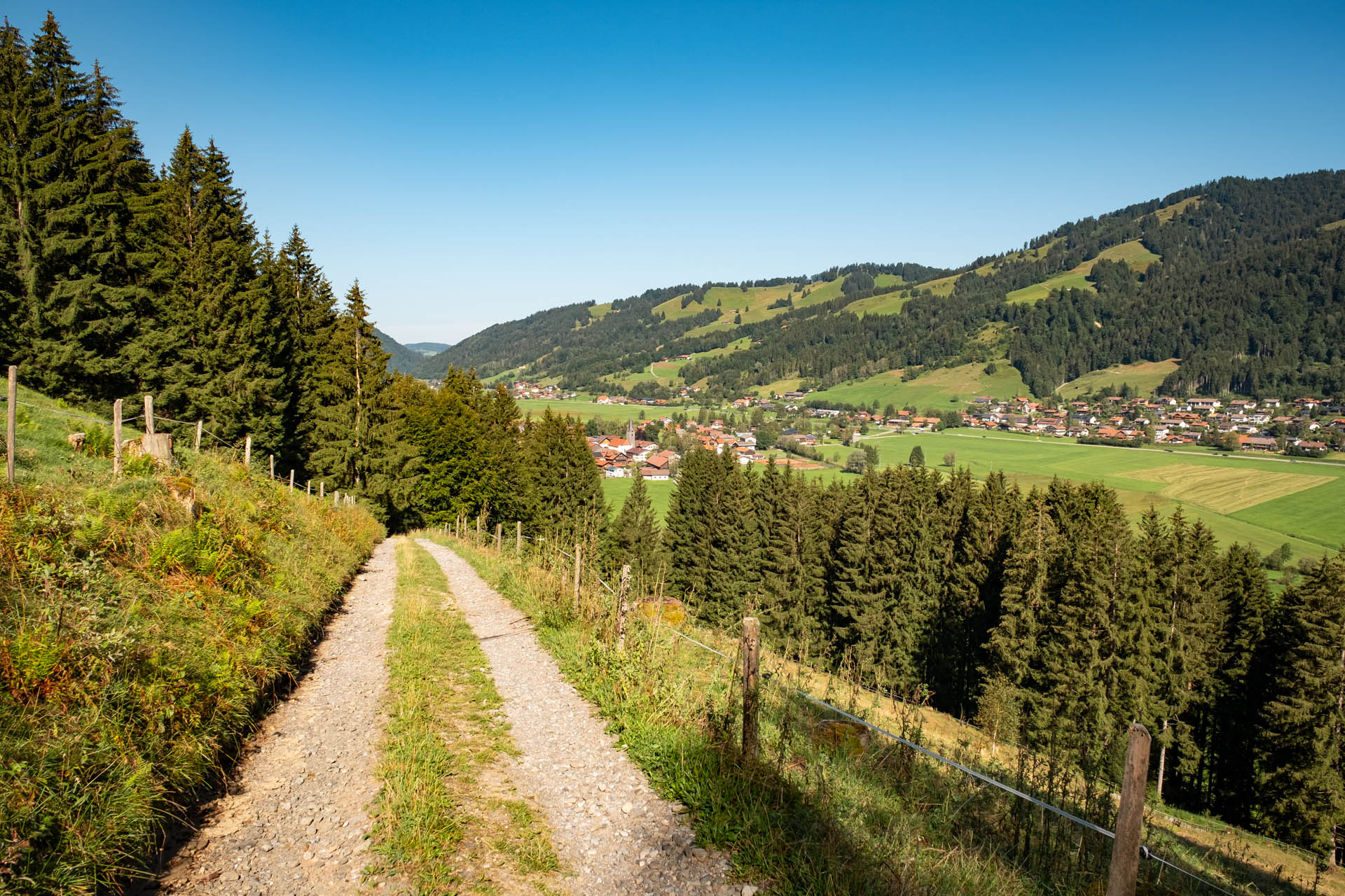 Wanderung von Thalkirchdorf auf Denneberg und Klammen auf Rundwanderung im Allgäu - Leichte Höhenwanderung im Allgäu