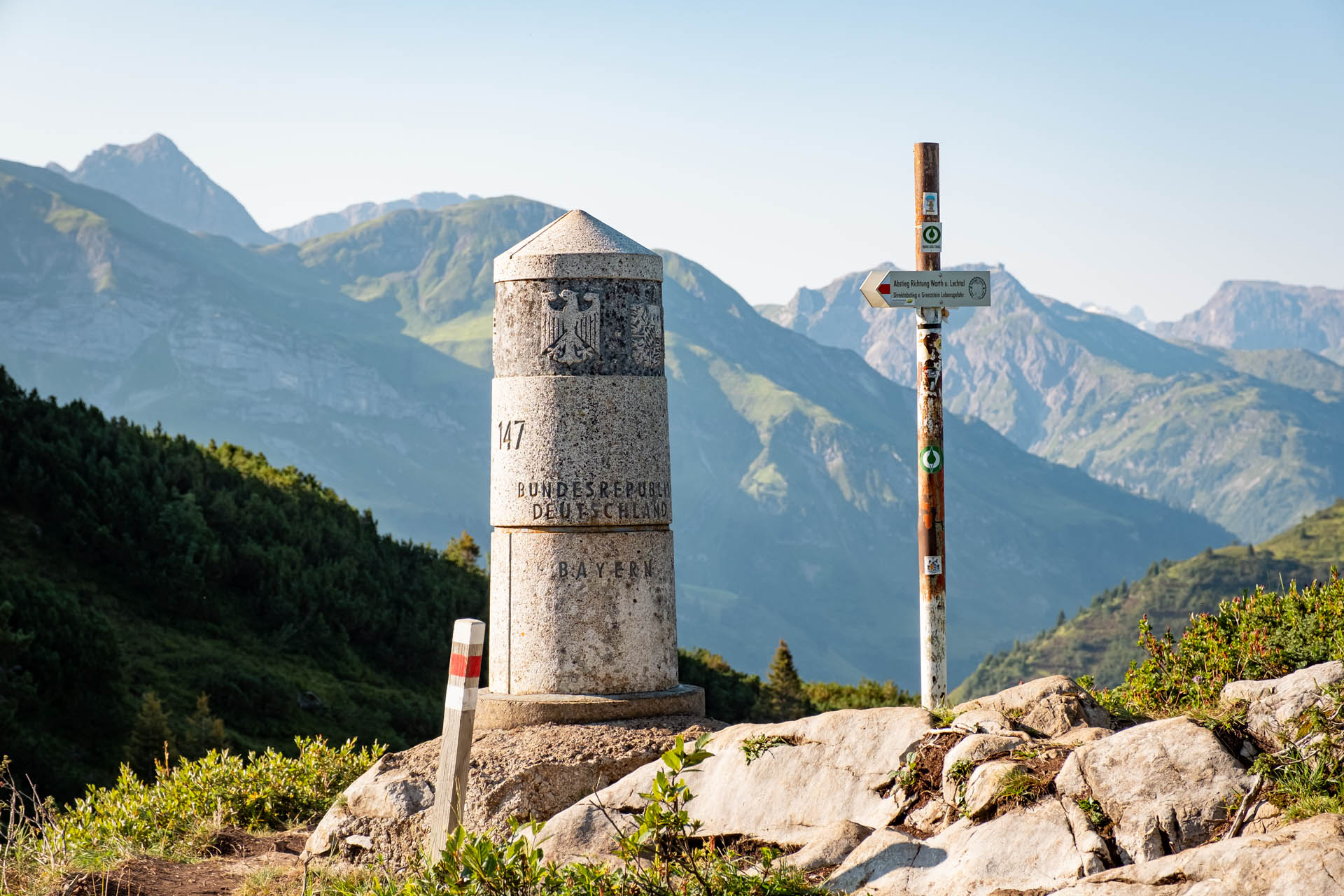 Wanderung zum südlichsten Punkt Deutschlands - Grenzstein 147 im Allgäu