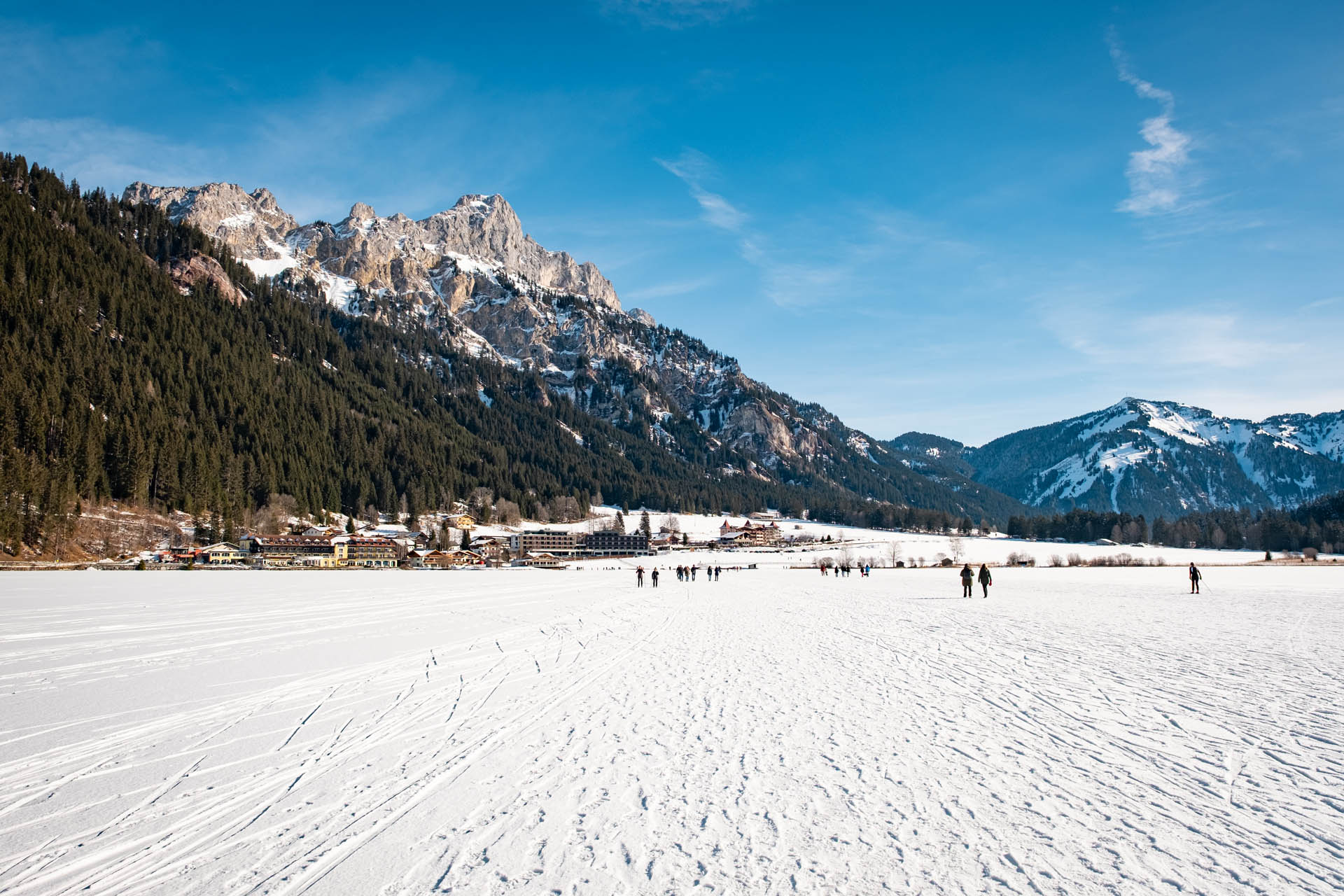 Berghütte Adlerhorst - Winter-Rundwanderung über den Haldensee im Tannheimer Tal