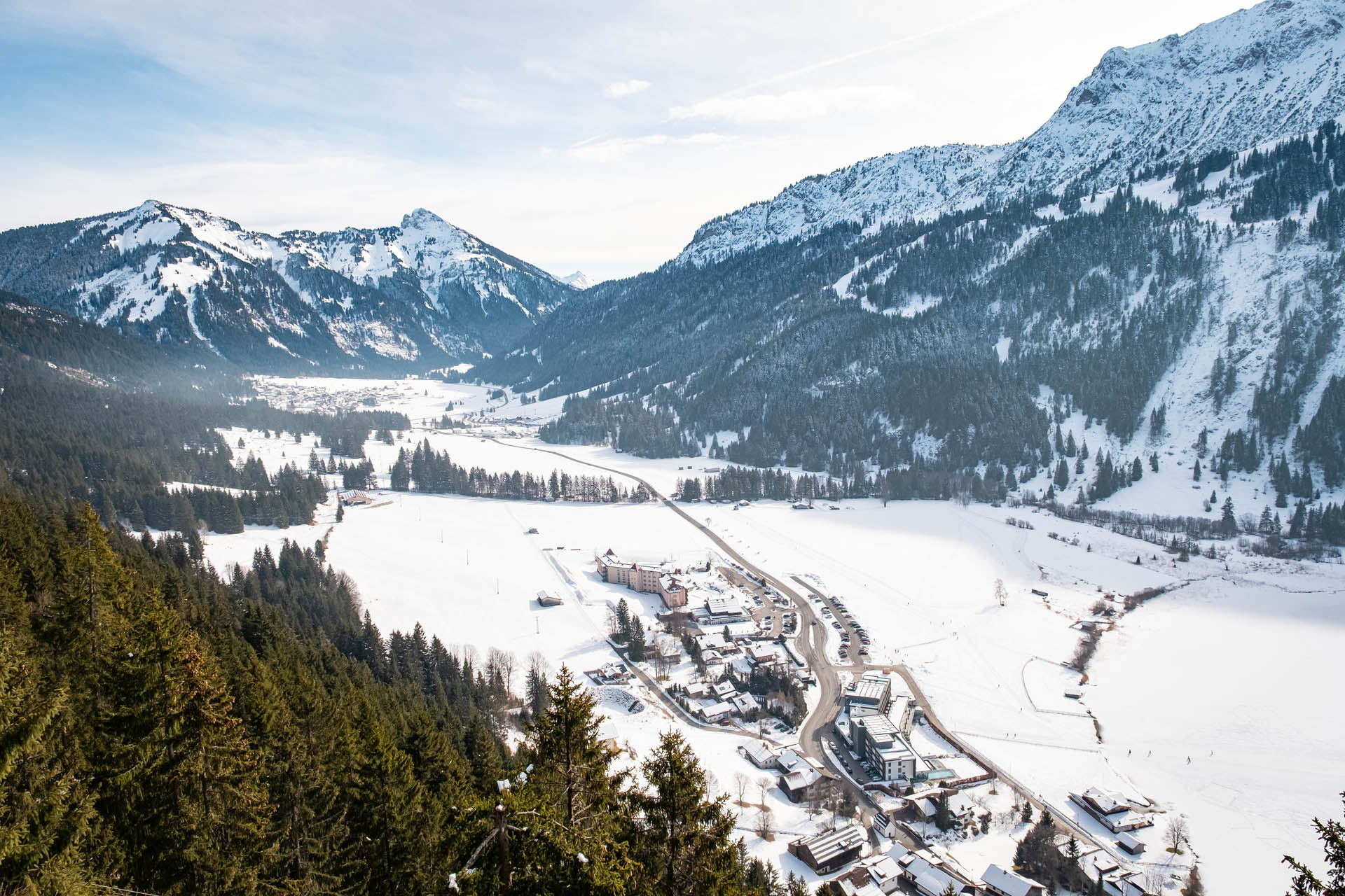 Berghütte Adlerhorst - Winter-Rundwanderung über den Haldensee im Tannheimer Tal