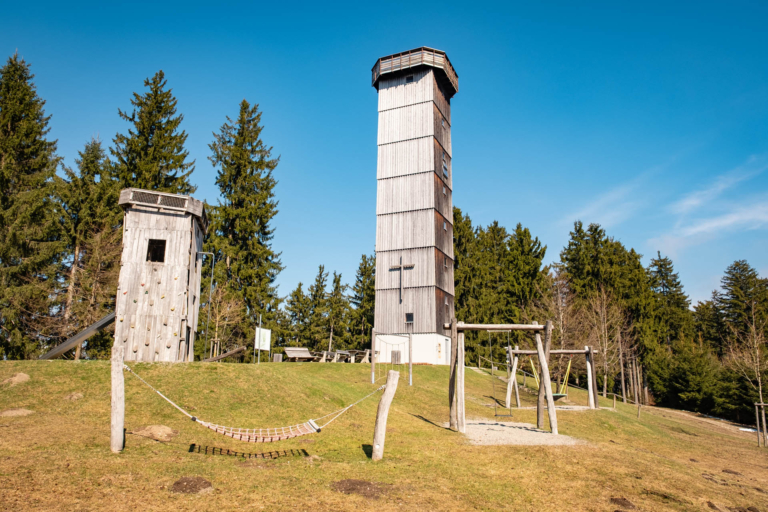 Schwarzer Grat - Leichte Wanderung auf dem Erlebnisweg zum Aussichtsturm für die ganze Familie im Allgäu