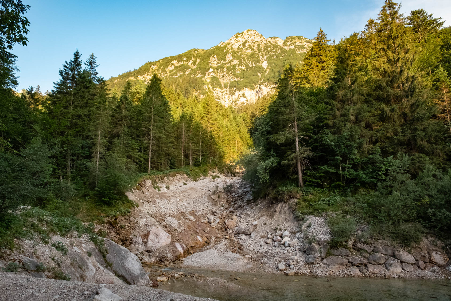 Vilser Kegel - Mittelschwere Wanderung über die Vilser Alm