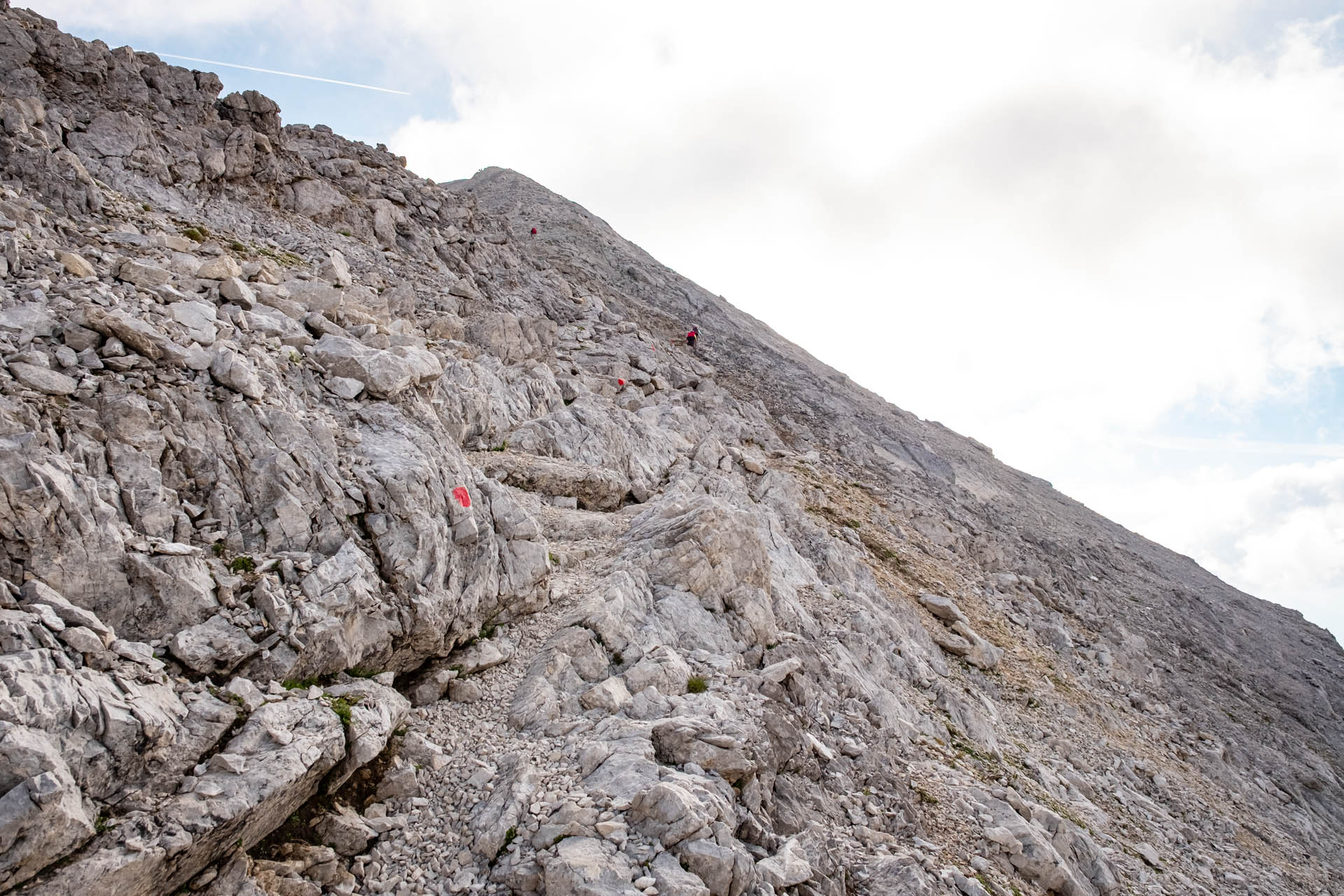 Felsiger Aufstiegsweg auf der Wanderung zu Hohes Licht