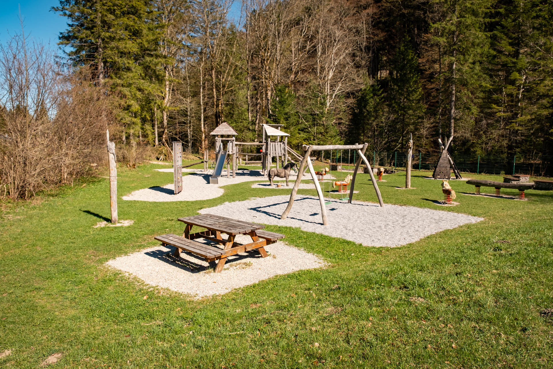 Spielplatz am Parkplatz Vilstal P1 auf dem Rückweg vom Edelsberg