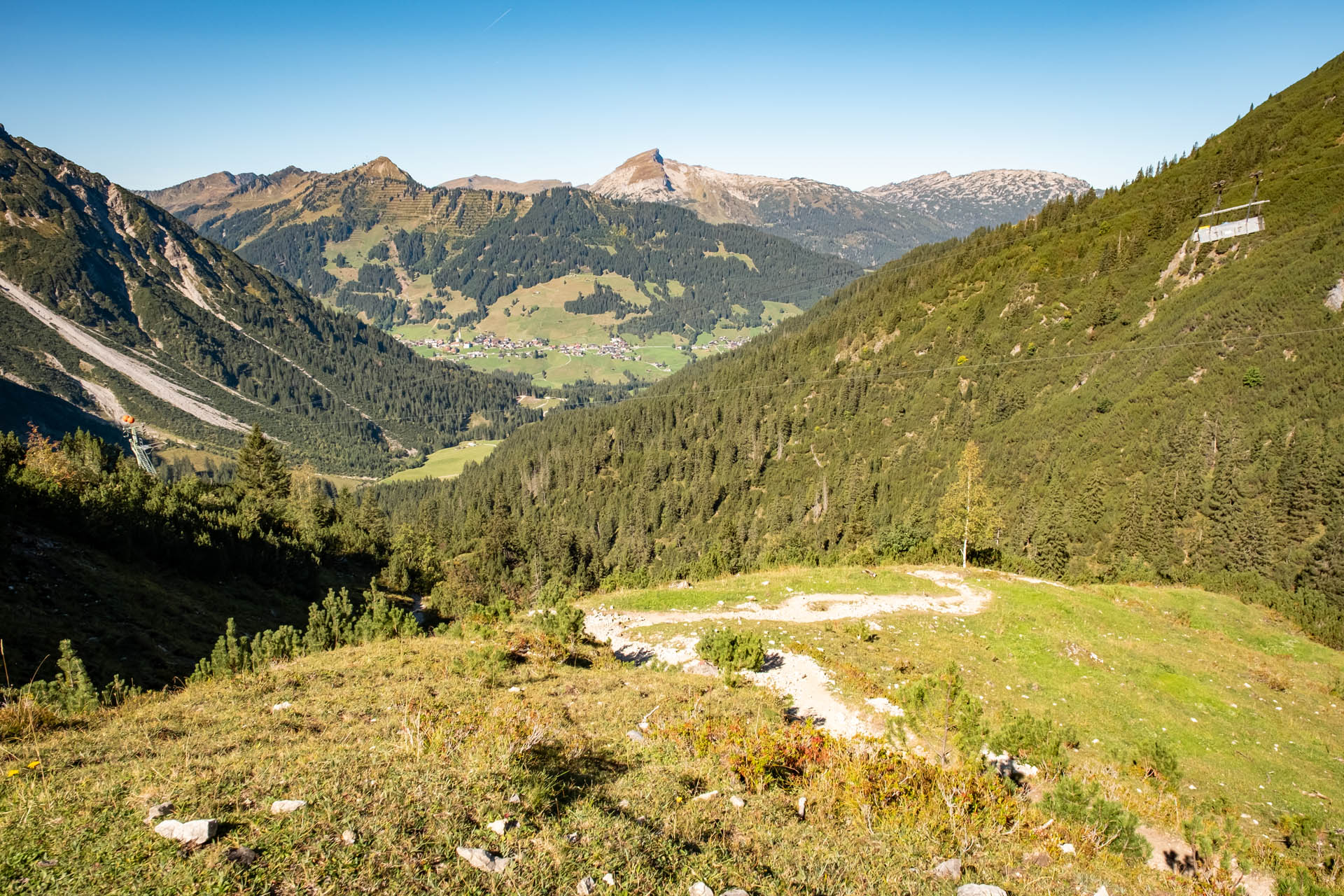 Abstieg von der Fiderepasshütte ins Wildental