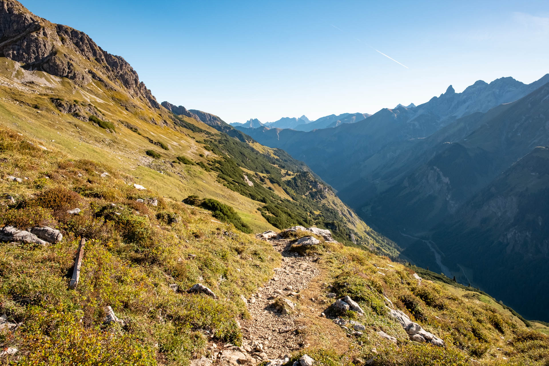 Wanderweg am Krumbacher Höhenweg